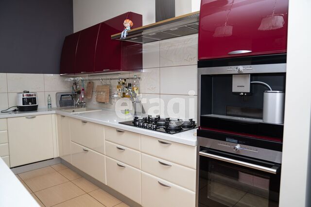 Продажа дома, 713м <sup>2</sup>, 16 сот., Саратов, Саратовская область,  Энгельс