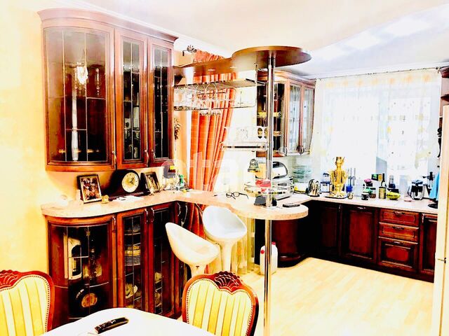 Продажа дома, 438м <sup>2</sup>, 6 сот., Саратов, Саратовская область,  Кировский