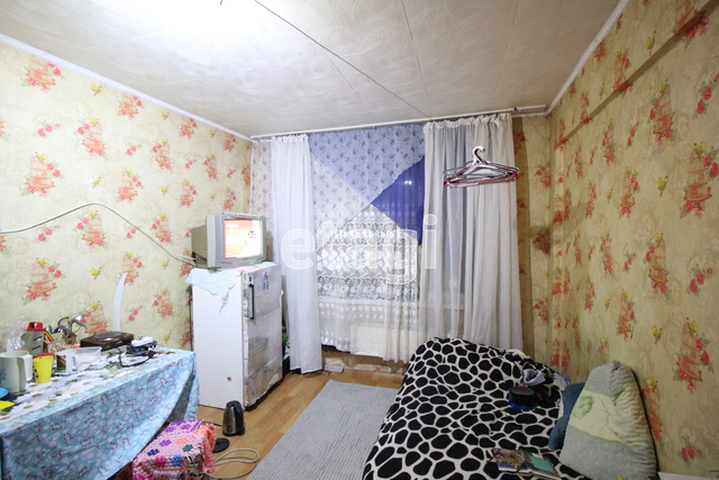 Продажа 4-комнатной квартиры, Красноярск, Львовская,  64
