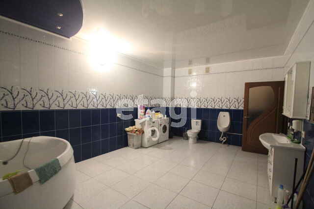 Продажа дома, 767м <sup>2</sup>, 8 сот., Саратов, Саратовская область,  