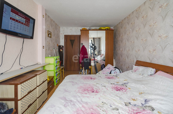 Продажа 4-комнатной квартиры, Екатеринбург, Родонитовая,  32