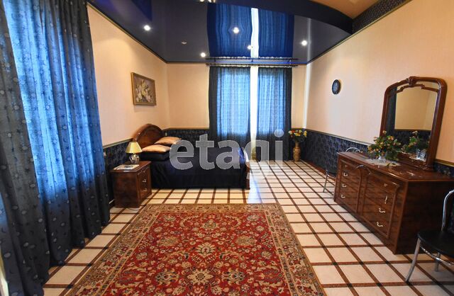 Продажа дома, 527м <sup>2</sup>, 6 сот., Саратов, Саратовская область,  