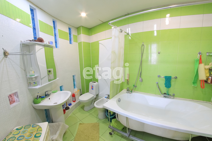 Продажа дома, 357м <sup>2</sup>, 3 сот., Саратов, Саратовская область,  Волжский 