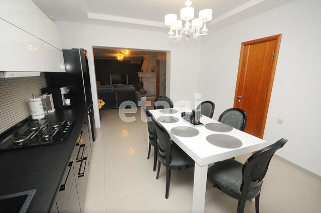 Продажа дома, 300м <sup>2</sup>, 12 сот., Саратов, Саратовская область,  Энгельс