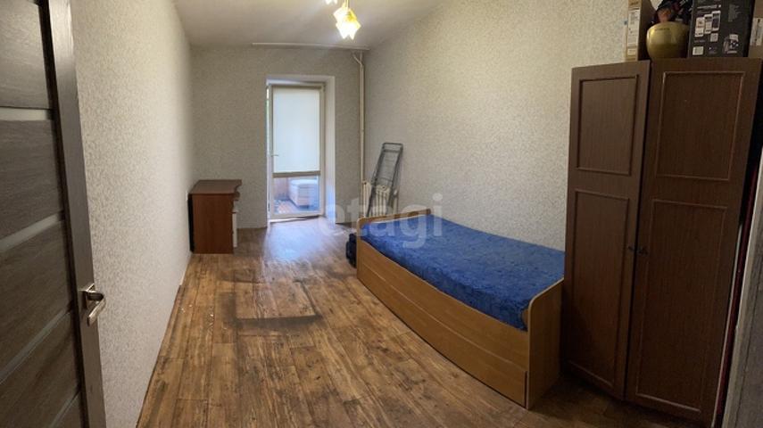 Продажа 4-комнатной квартиры, Красноярск, Парашютная,  72б