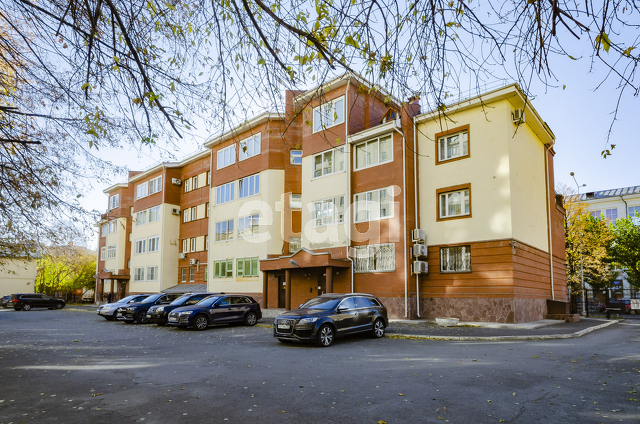 Продажа 4-комнатной квартиры, Екатеринбург, Сакко и Ванцетти,  37