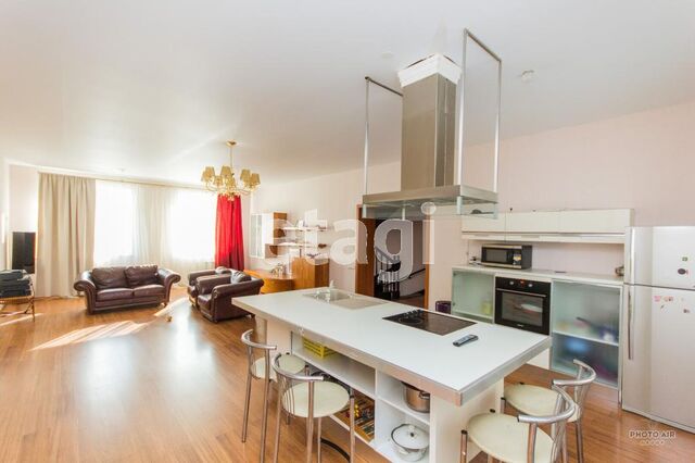 Продажа дома, 365м <sup>2</sup>, 8 сот., Саратов, Саратовская область,  Фрунзенский