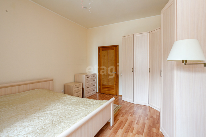 Продажа 3-комнатной квартиры, Екатеринбург, Белинского,  180