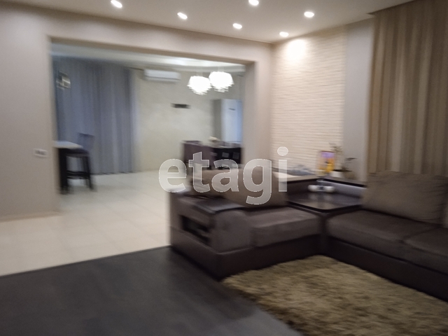 Продажа дома, 264м <sup>2</sup>, 8 сот., Саратов, Саратовская область,  Энгельс