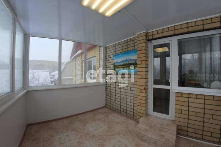 Продажа дома, 361м <sup>2</sup>, 3 сот., Саратов, Саратовская область,  Октябрьский