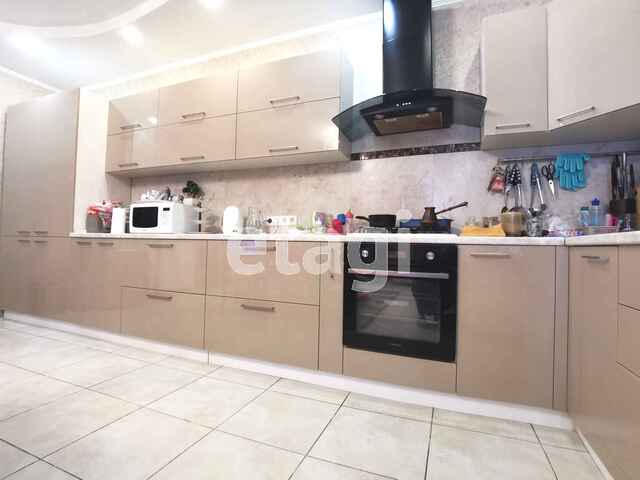 Продажа дома, 230м <sup>2</sup>, 3 сот., Саратов, Саратовская область,  Кировский