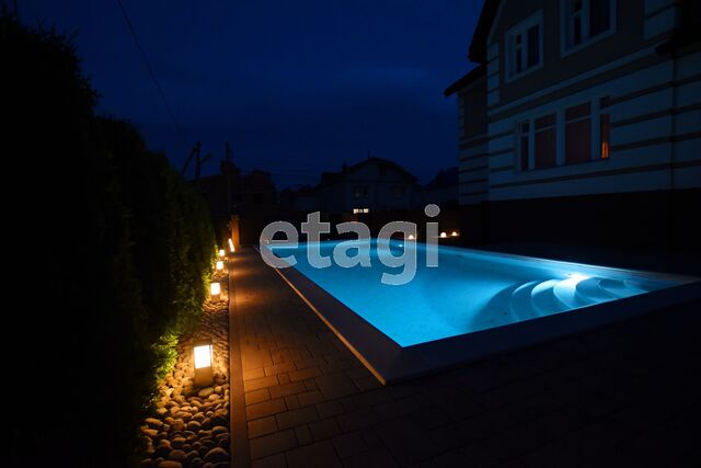 Продажа дома, 300м <sup>2</sup>, 10 сот., Саратов, Саратовская область,  Кировский