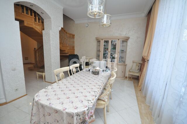 Продажа дома, 413м <sup>2</sup>, 8 сот., Саратов, Саратовская область,  