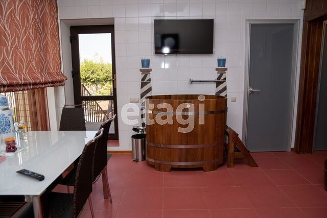 Продажа дома, 713м <sup>2</sup>, 16 сот., Саратов, Саратовская область,  Энгельс