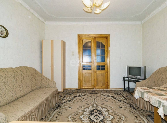 Продажа 4-комнатной квартиры, Екатеринбург, Ленина проспект,  97