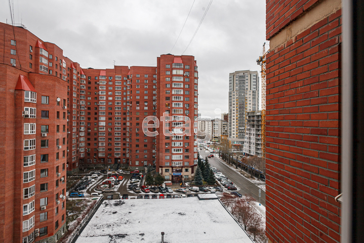 Продажа 4-комнатной квартиры, Екатеринбург, Тверитина,  38 к 1