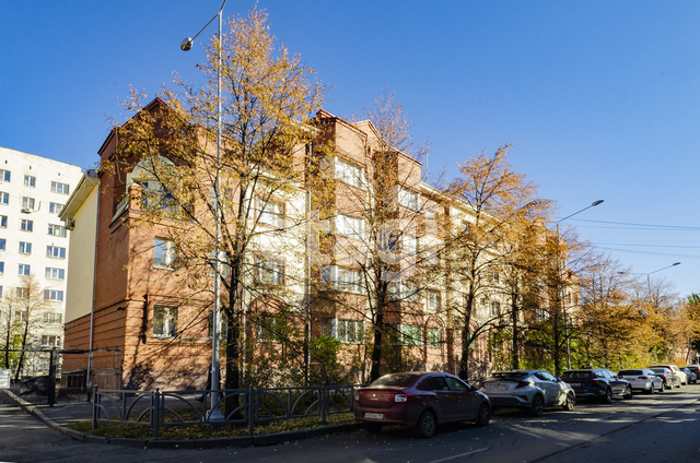 Продажа 4-комнатной квартиры, Екатеринбург, Сакко и Ванцетти,  37
