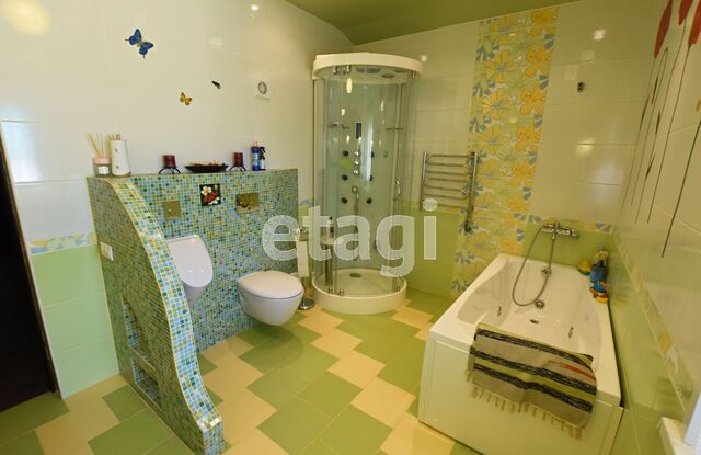 Продажа дома, 300м <sup>2</sup>, 10 сот., Саратов, Саратовская область,  Энгельс