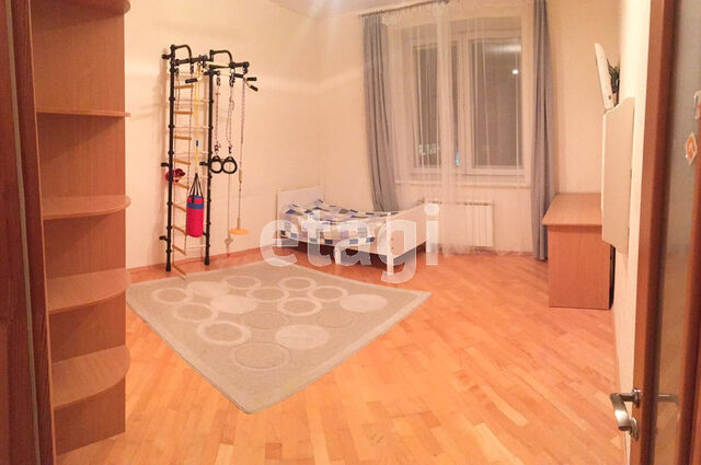 Продажа 4-комнатной квартиры, Екатеринбург, Белинского,  61
