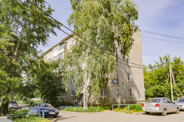 Продажа 2-комнатной квартиры, Екатеринбург, Большакова,  99