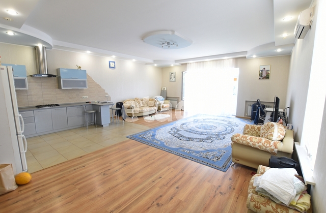 Продажа дома, 205м <sup>2</sup>, 6 сот., Саратов, Саратовская область,  Саратов