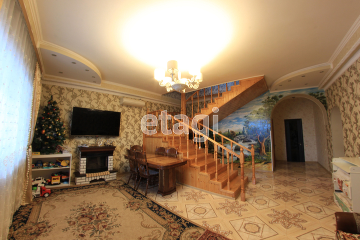 Продажа дома, 361м <sup>2</sup>, 3 сот., Саратов, Саратовская область,  Октябрьский