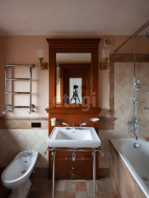 Продажа дома, 285м <sup>2</sup>, 32 сот., Саратов, Саратовская область,  Саратов