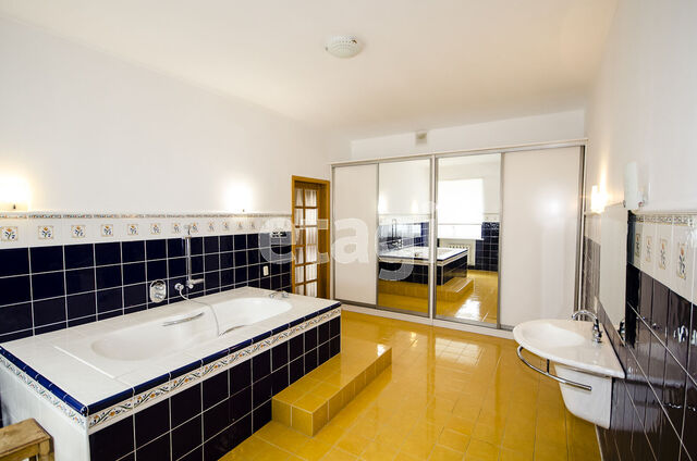 Продажа дома, 580м <sup>2</sup>, 2 сот., Саратов, Саратовская область,  Октябрьский