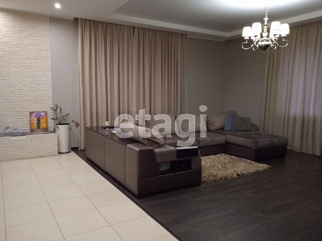 Продажа дома, 264м <sup>2</sup>, 8 сот., Саратов, Саратовская область,  Энгельс