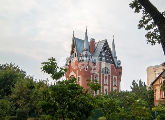 Продажа дома, 695м <sup>2</sup>, 6 сот., Саратов, Саратовская область,  Саратов