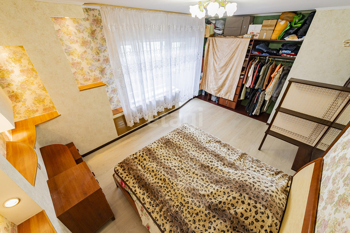 Продажа 4-комнатной квартиры, Екатеринбург, Декабристов,  75