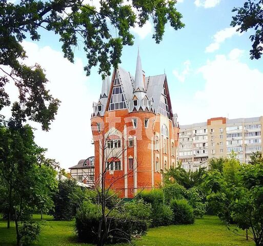 Продажа дома, 695м <sup>2</sup>, 6 сот., Саратов, Саратовская область,  Саратов