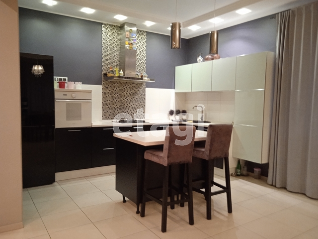 Продажа дома, 264м <sup>2</sup>, 8 сот., Саратов, Саратовская область,  Энгельс