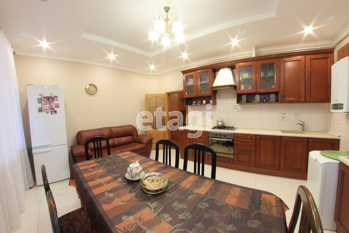 Продажа дома, 270м <sup>2</sup>, 9 сот., Саратов, Саратовская область,  