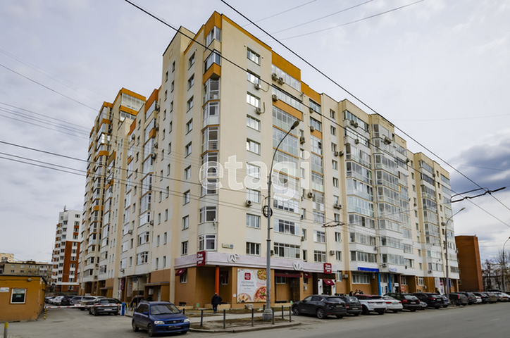Продажа 3-комнатной квартиры, Екатеринбург, Чапаева,  23