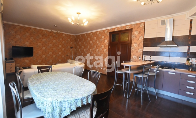 Продажа дома, 300м <sup>2</sup>, 5 сот., Саратов, Саратовская область,  