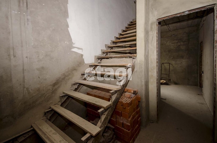 Продажа дома, 606м <sup>2</sup>, 5 сот., Саратов, Саратовская область,  Саратов