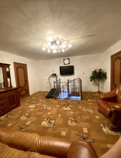 Продажа дома, 225м <sup>2</sup>, 9 сот., Саратов, Саратовская область,  