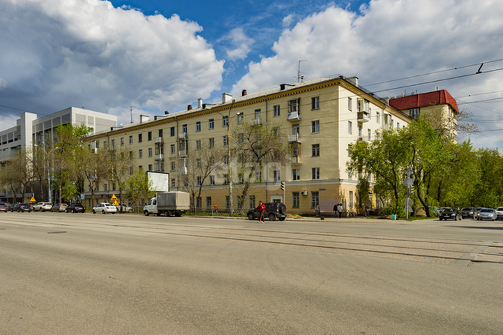 Продажа 2-комнатной квартиры, Екатеринбург, Челюскинцев,  70