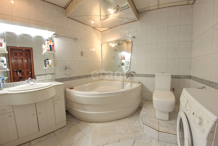 Продажа дома, 405м <sup>2</sup>, 10 сот., Саратов, Саратовская область,  Кировский