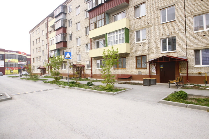 Продажа 2-комнатной квартиры, Заводоуковск, Вокзальная,  45