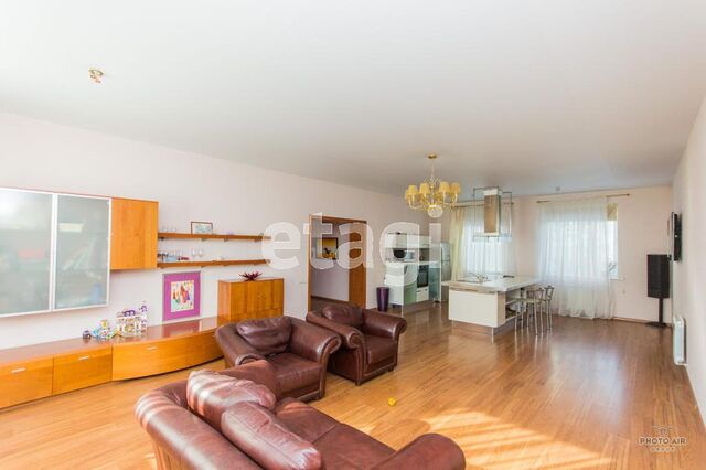 Продажа дома, 365м <sup>2</sup>, 8 сот., Саратов, Саратовская область,  Фрунзенский