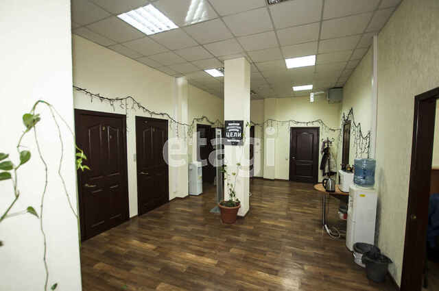 Продажа коммерческой недвижимости, 2500м <sup>2</sup>, Саратов, Саратовская область,  Саратов