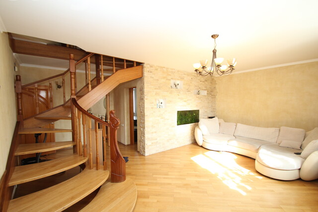 Продажа дома, 230м <sup>2</sup>, 3 сот., Саратов, Саратовская область,  