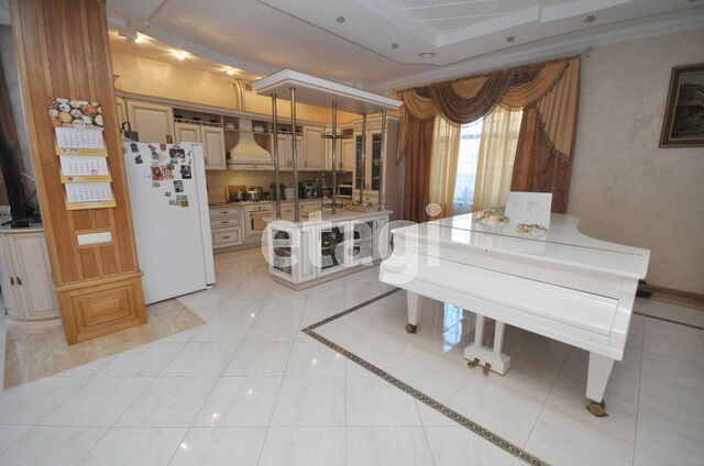 Продажа дома, 413м <sup>2</sup>, 8 сот., Саратов, Саратовская область,  