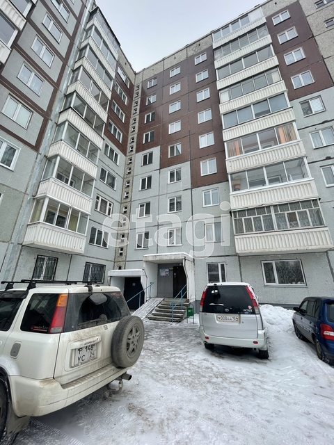 Продажа 4-комнатной квартиры, Дивногорск, Чкалова,  80