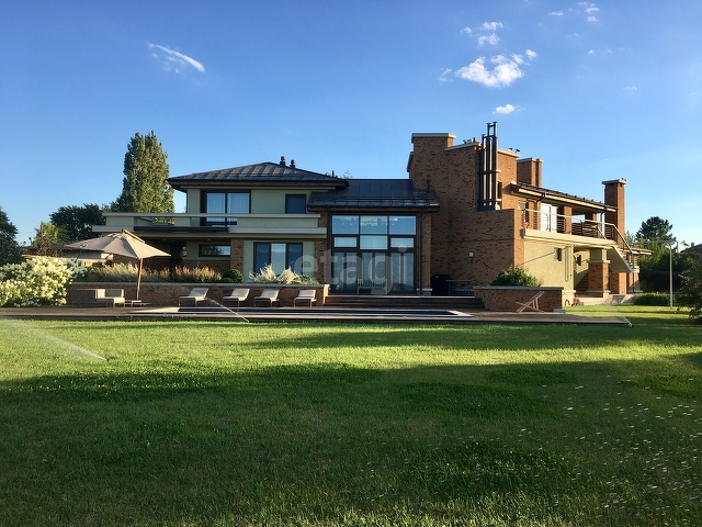 Продажа дома, 285м <sup>2</sup>, 32 сот., Саратов, Саратовская область,  Саратов