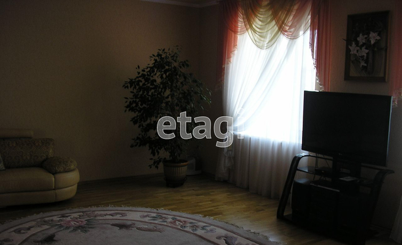 Продажа дома, 302м <sup>2</sup>, 5 сот., Саратов, Саратовская область,  