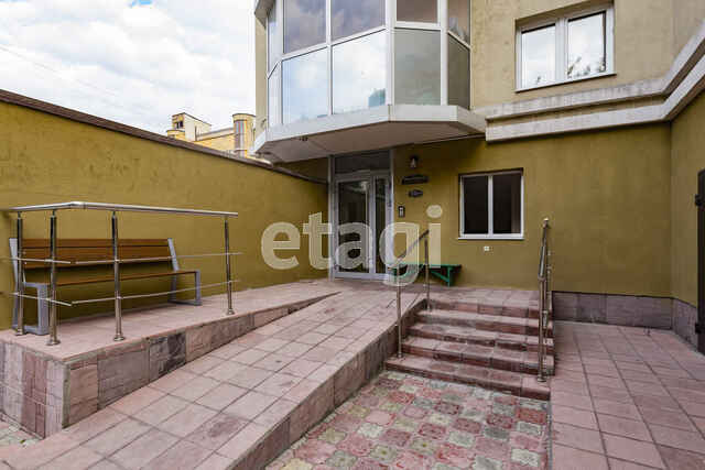 Продажа 3-комнатной квартиры, Екатеринбург, Сакко и Ванцетти,  57а