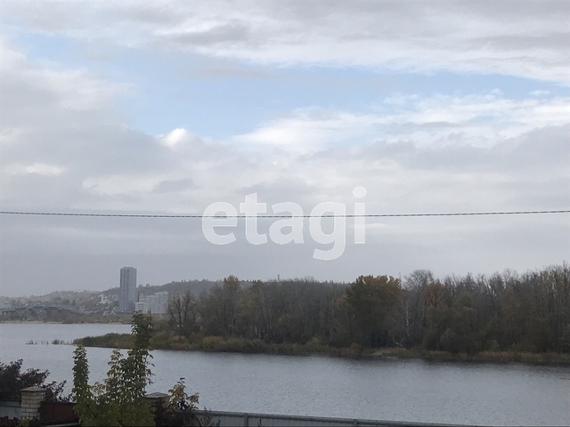 Продажа дома, 180м <sup>2</sup>, 2 сот., Саратов, Саратовская область,  Энгельс